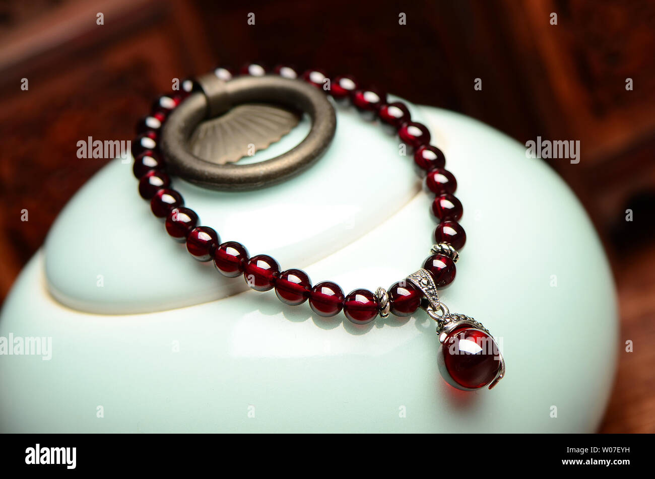 hand string hires stock photography and images Alamy