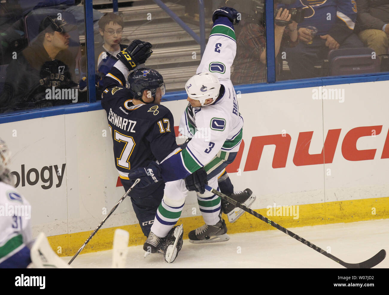 canucks third jersey 2015