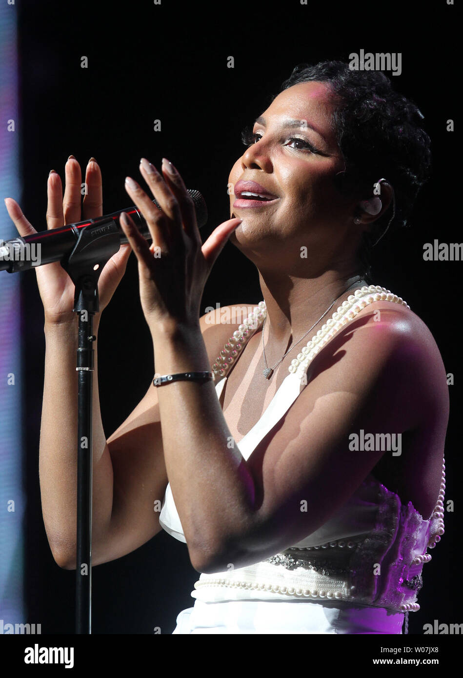 Singer Toni Braxton entertains those in attendence at the annual Variety Dinner with the Stars at the Peabody Opera House in St. Louis on April 25, 2015. Photo by Bill Greenblatt/UPI Stock Photo