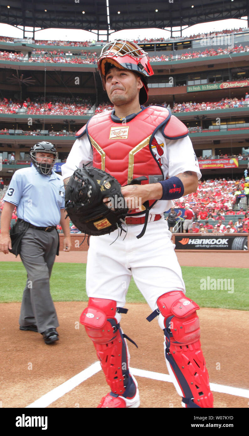 Yadier Molina throws out Dyson, 08/13/2021