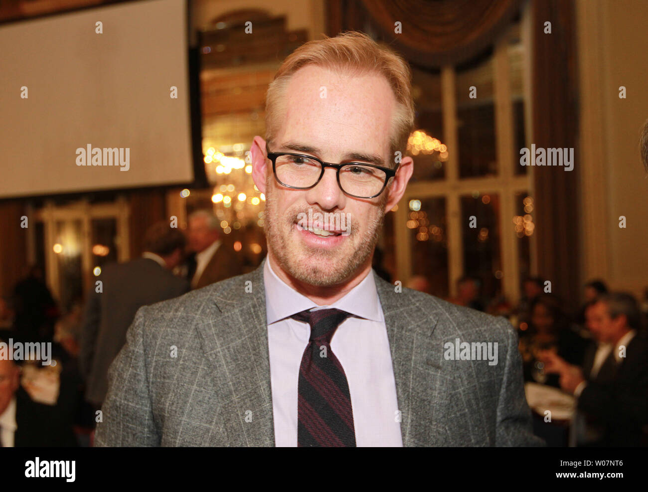 Fox broadcaster Joe Buck attends the Jack Buck Awards dinner at the
