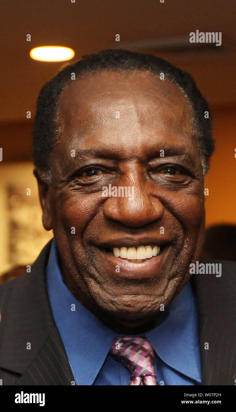 Harlem globetrotters meadowlark lemon hires stock photography and