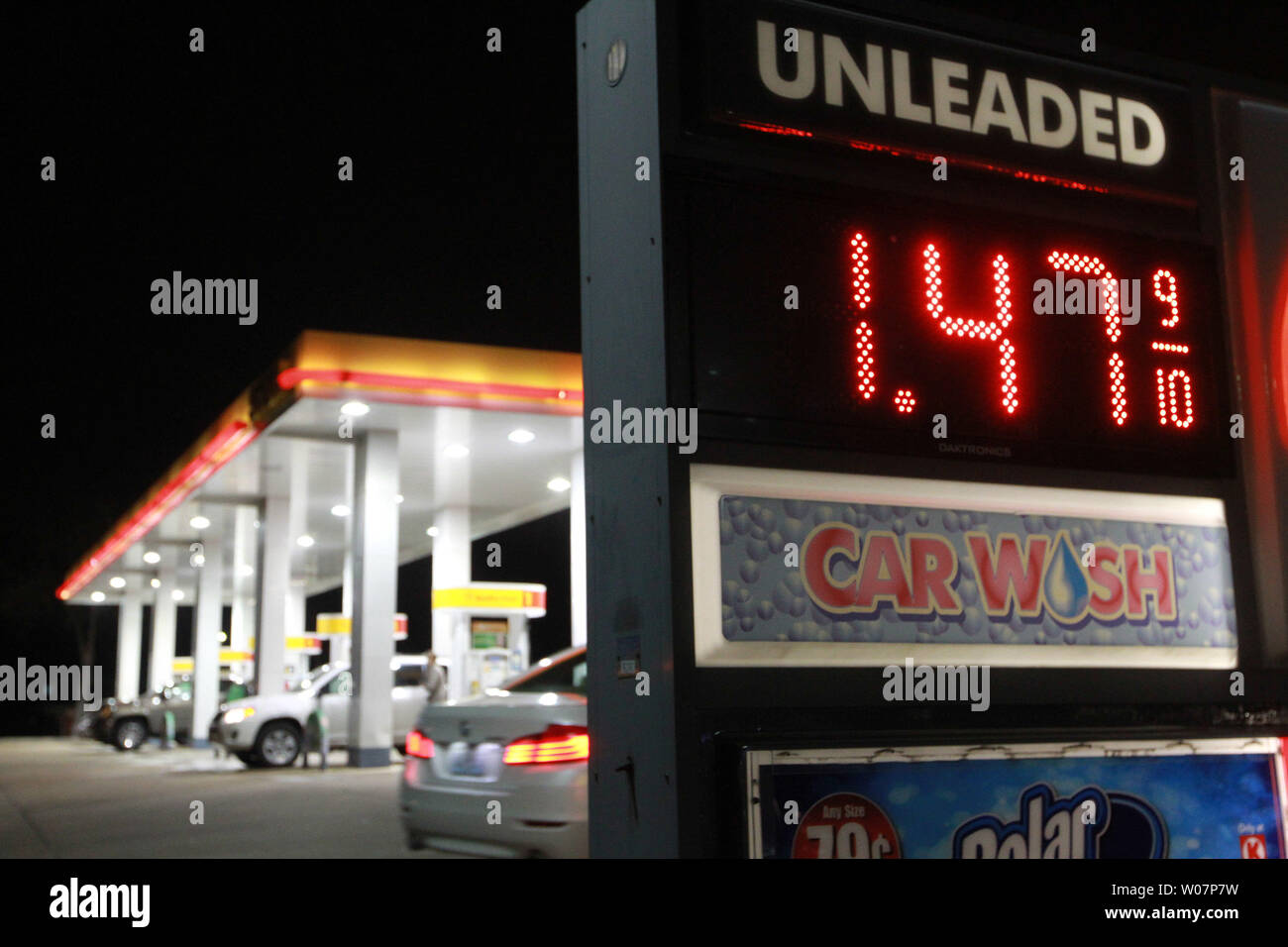 Regular unleaded hires stock photography and images Alamy