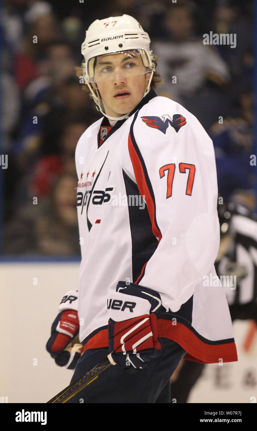  NHL T.J. Oshie St. Louis Blues 2013-2014 Action Photo #4 (Size:  8 x 10) : Everything Else