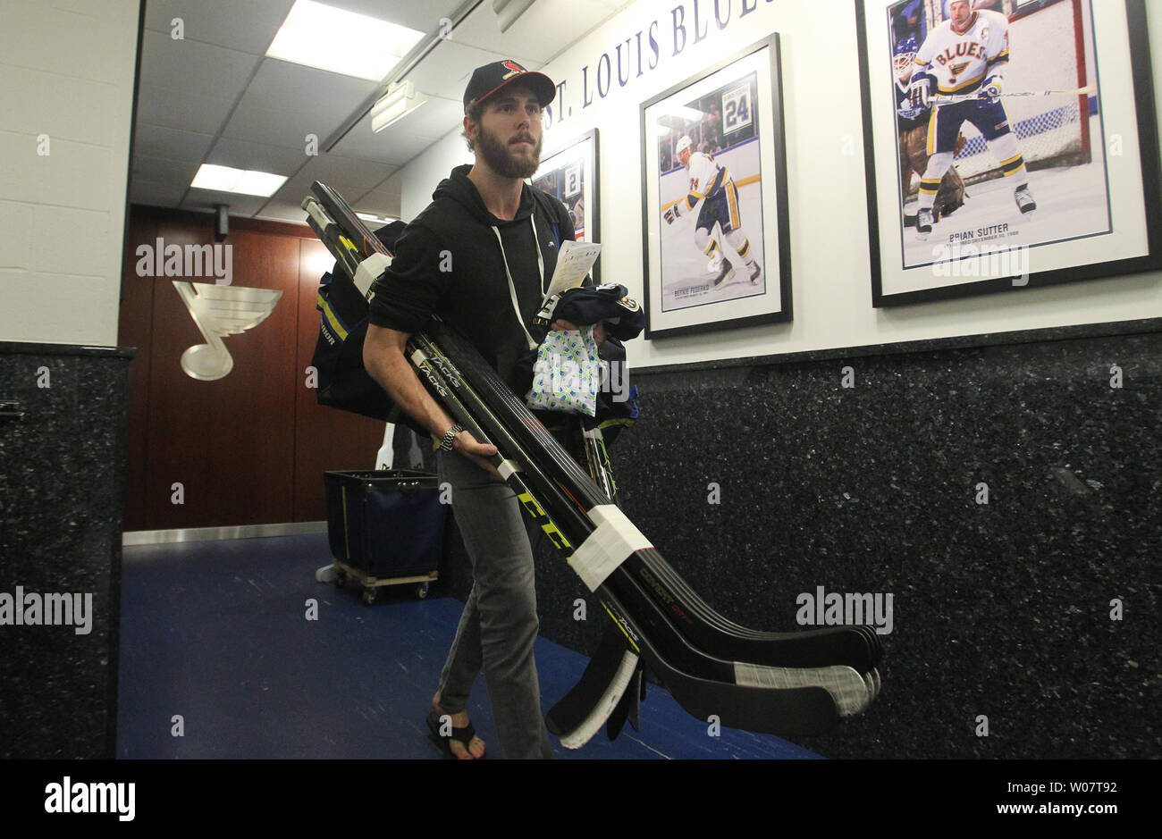 St Louis Blues Joel Edmundson Leaves The Locker Room With