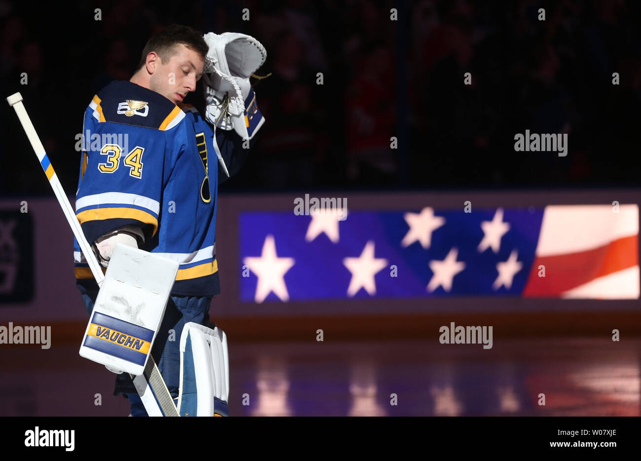 Blackhawks national anthem hi-res stock photography and images - Alamy