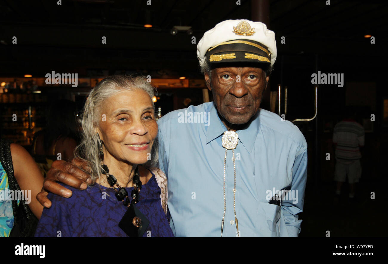 Chuck berry wife hires stock photography and images Alamy