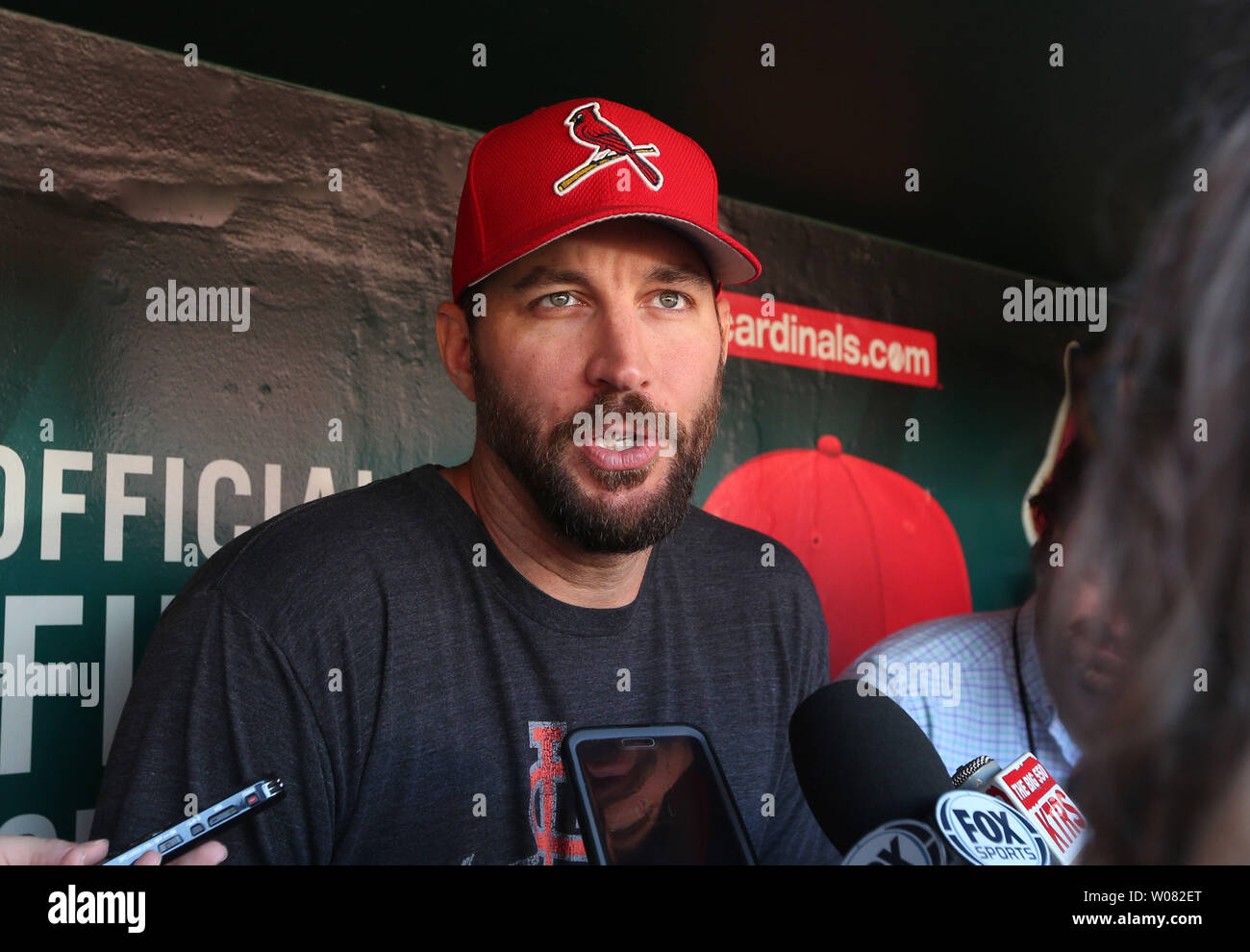 Sports reporters in stadium hires stock photography and images Alamy