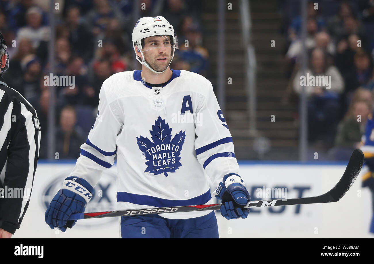 298 John Tavares Headshot Stock Photos, High-Res Pictures, and Images -  Getty Images