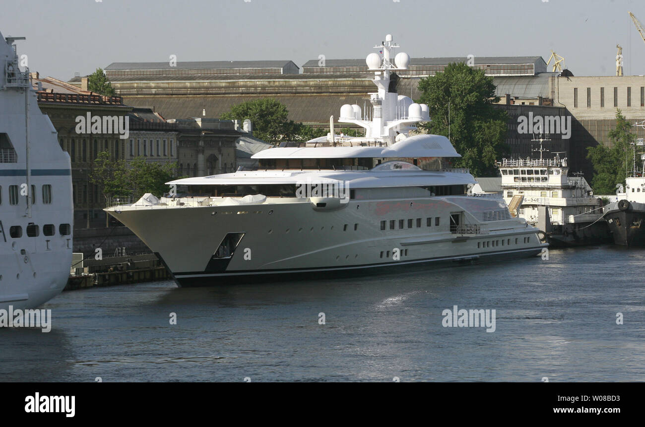 The 'Pelorus', the luxury yacht of Russian billionaire Roman Abramovich is tied up on the river Neva in St Petersburg on June 6, 2008. Abramovich arrived at an economic forum in Russia this weekend in his 115-meter long luxury yacht reported to be worth $300 million. (UPI Photo/Anatoli Zhdanov) Stock Photo