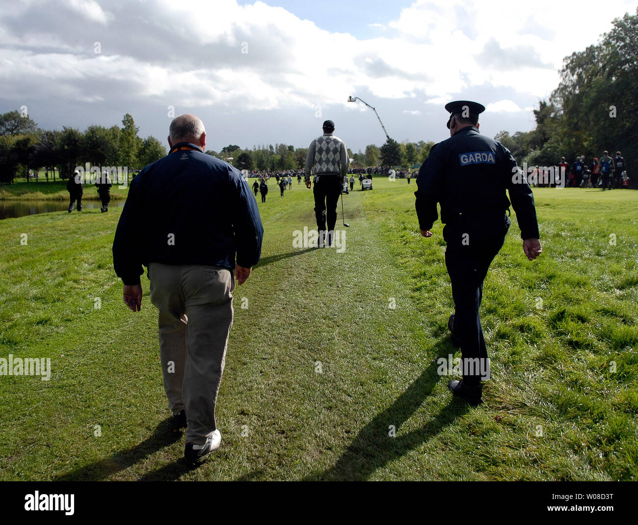 Flanked by security guards hi-res stock photography and images - Alamy