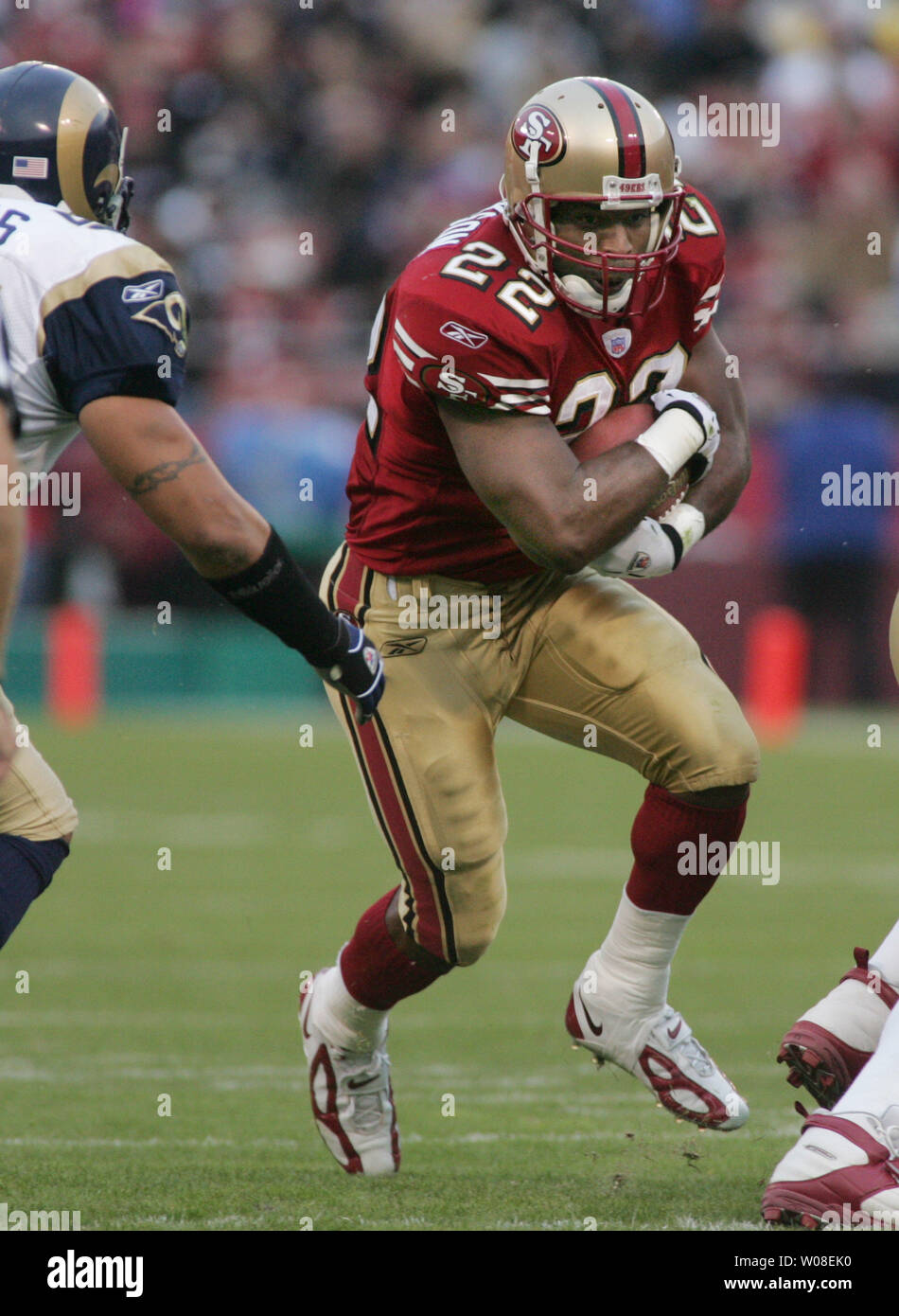 St. Louis Rams Steven Jackson runs against the 49ers at Monster Park in San  Francisco on October 3, 2004. The Rams defeated the 49ers 24-14. (UPI  Photo/Terry Schmitt Stock Photo - Alamy