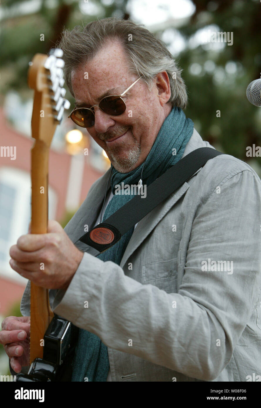 Boz scaggs hi-res stock photography and images - Alamy