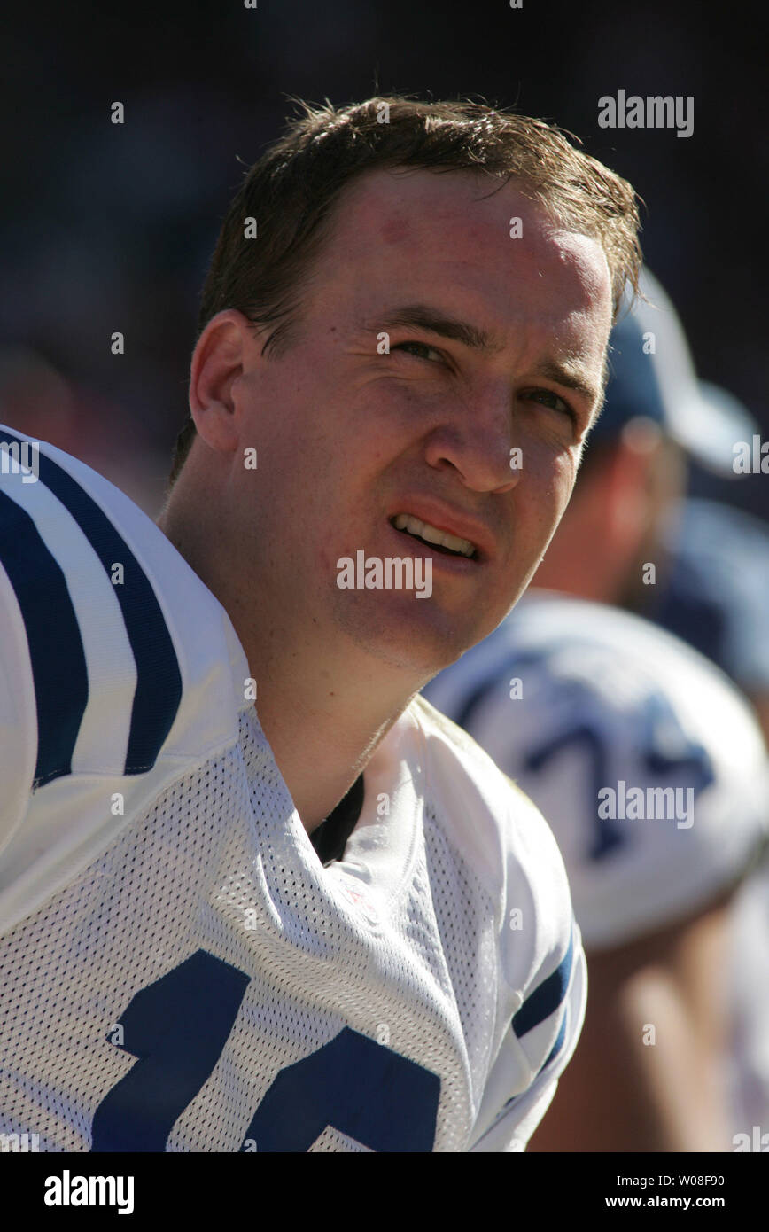 Indianapolis Colts QB Peyton Manning waits for the defense to get the ball during play against the San Francisco 49ers at Monster Park in San Francisco on October 9, 2005.  (UPI Photo/Terry Schmitt)) Stock Photo