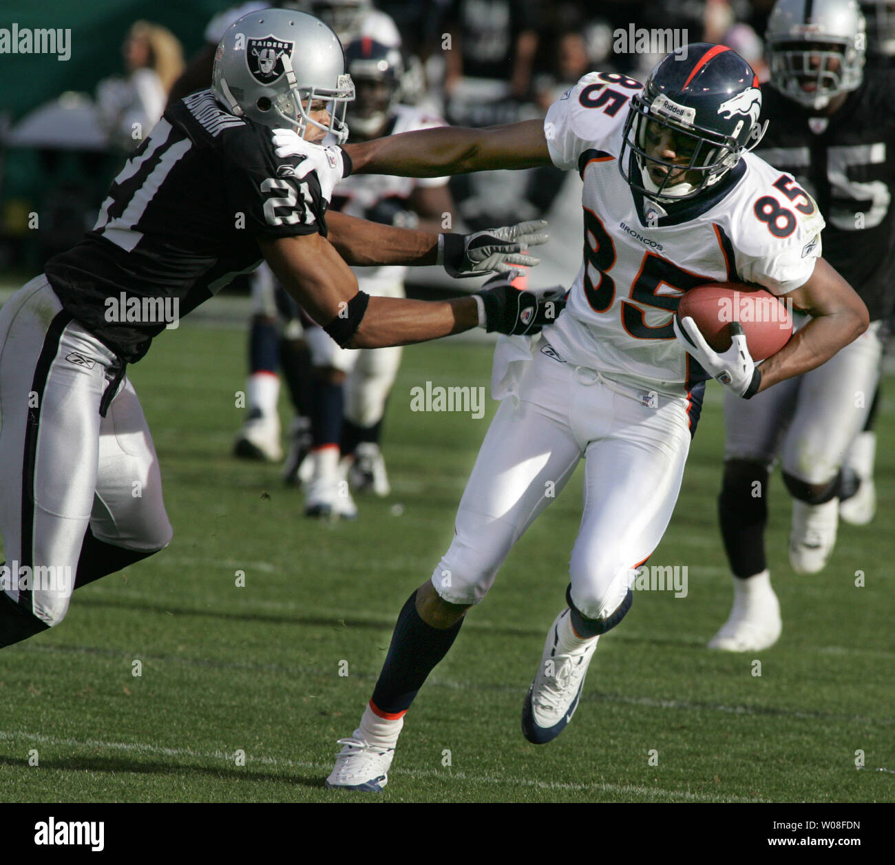 : NNAMDI ASOMUGHA OAKLAND RAIDERS 8X10 SPORTS ACTION PHOTO (G) :  Sports Fan Photographs : Sports & Outdoors