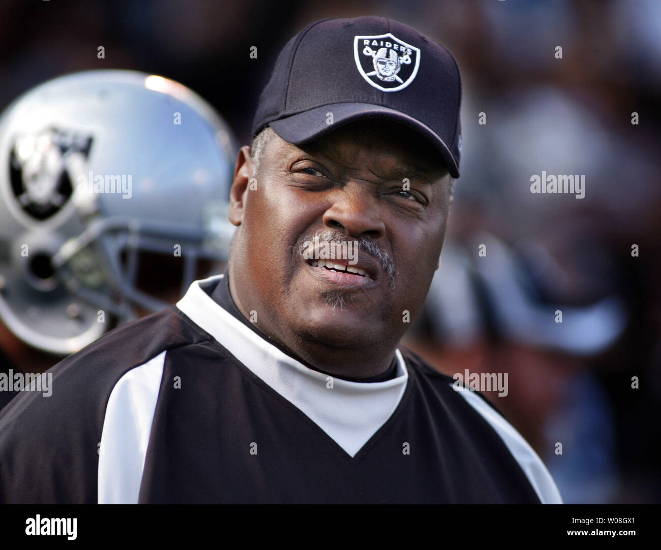 223 Art Shell Oakland Raiders Stock Photos, High-Res Pictures, and Images -  Getty Images