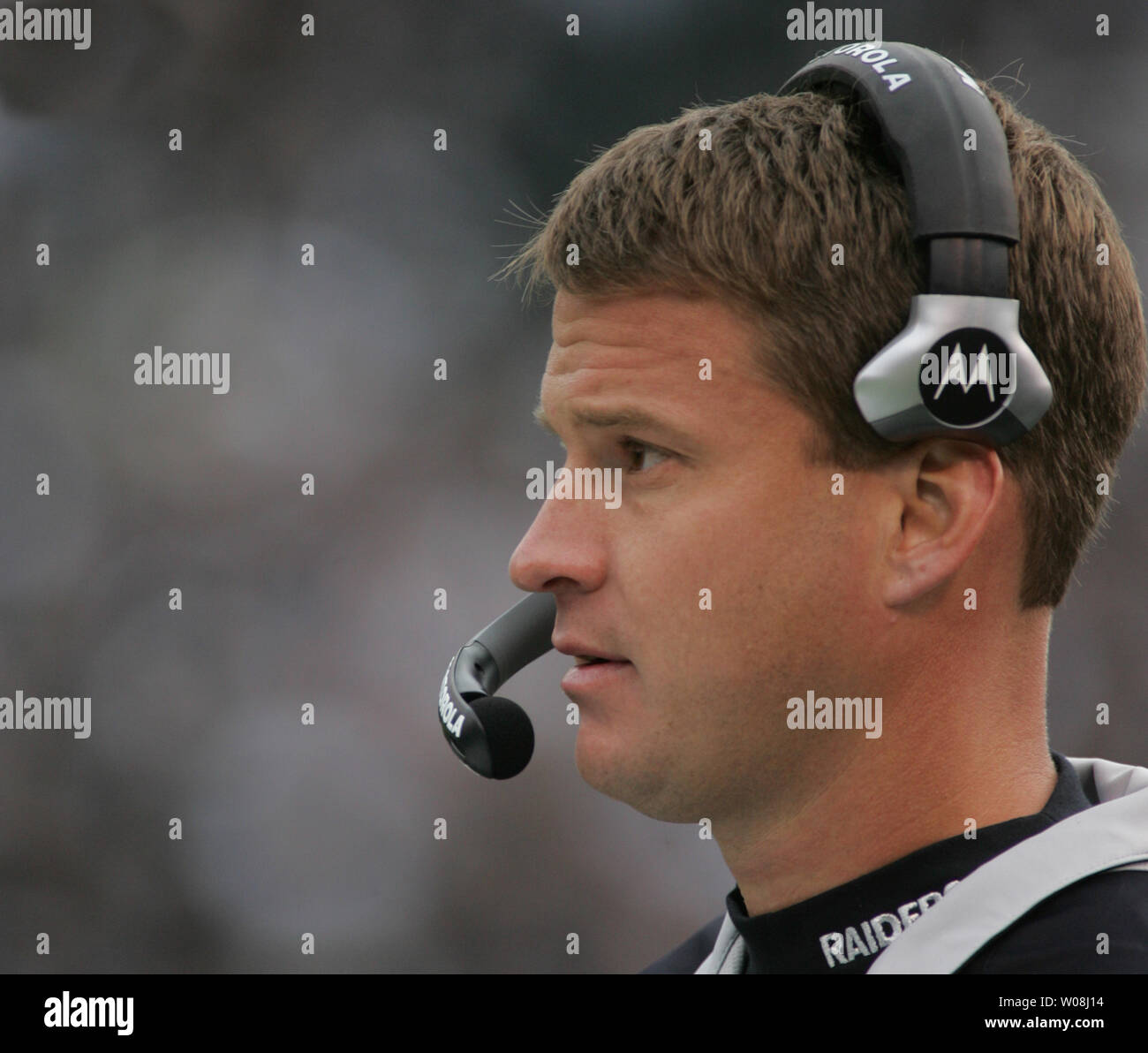 Oakland Raiders head coach Lane Kiffin watches the Indianapolis Colts defeat the Raiders at Oracle Coliseum in Oakland, California on December 16, 2007.  The Colts defeated the Raiders 21-14.  (UPI Photo/Terry Schmitt) Stock Photo