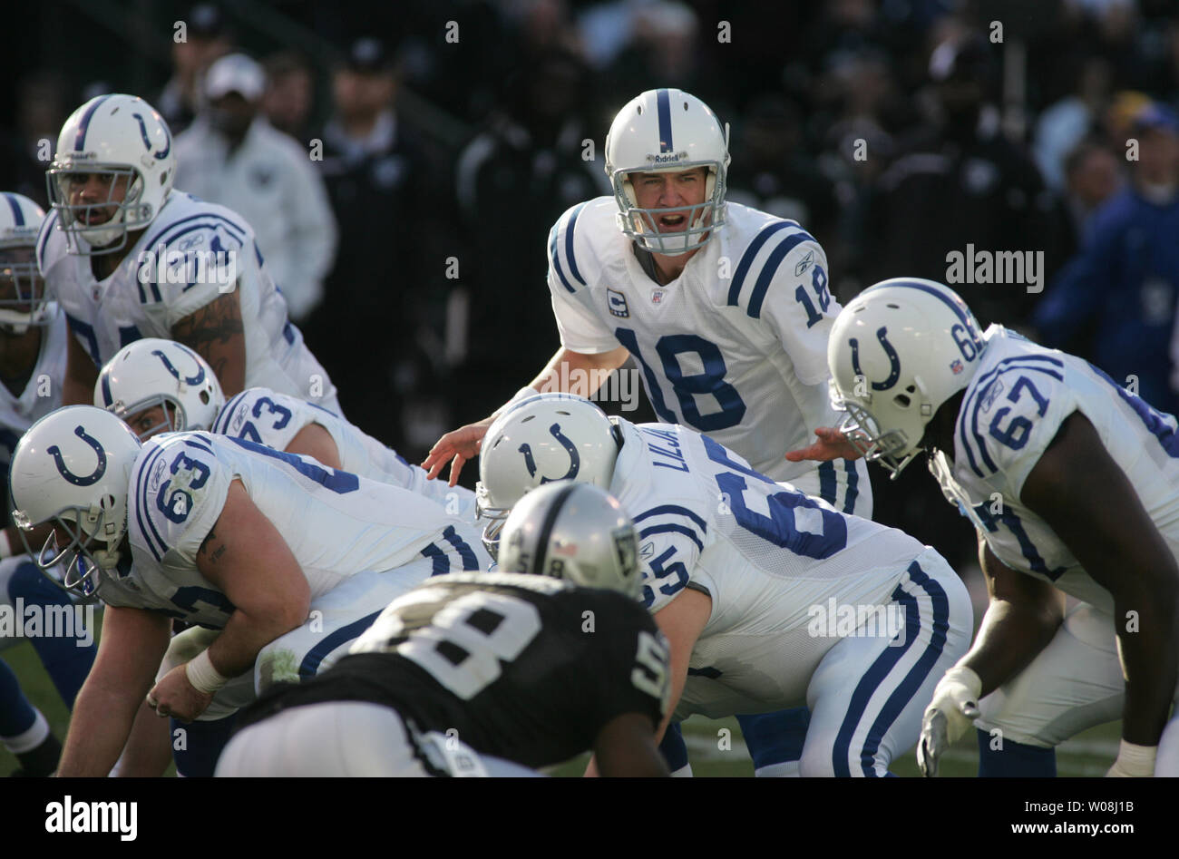 Indianapolis Colts QB Peyton Manning changes a play at the line against the Oakland Raiders in the third quarter at Oracle Coliseum in Oakland, California on December 16, 2007.  The Colts defeated the Raiders 21-14.  (UPI Photo/Terry Schmitt) Stock Photo