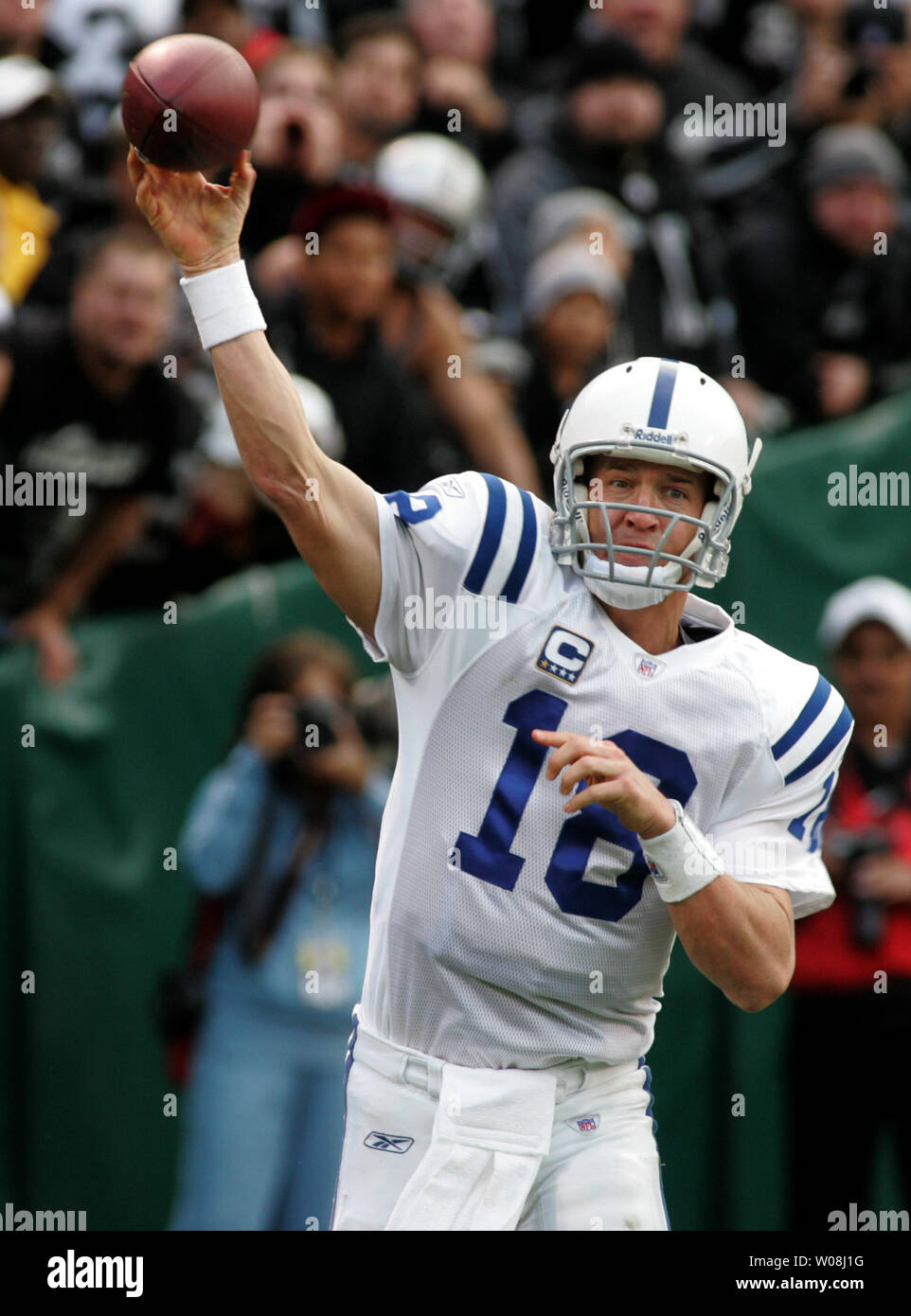 Indianapolis Colts QB Peyton Manning fires a pass against the Oakland Raiders in the fourth quarter at Oracle Coliseum in Oakland, California on December 16, 2007.  The Colts defeated the Raiders 21-14.  (UPI Photo/Terry Schmitt) Stock Photo