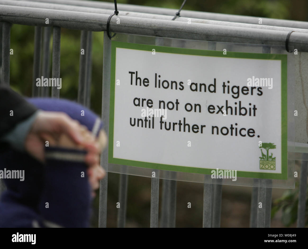 A sign announces the closure of the large cat exhibits at the San Francisco Zoo in San Francisco on January 3, 2008. The facility reopened to the public today following the Christmas day escape of a Tiger which killed one patron.  (UPI Photo/Terry Schmitt) Stock Photo