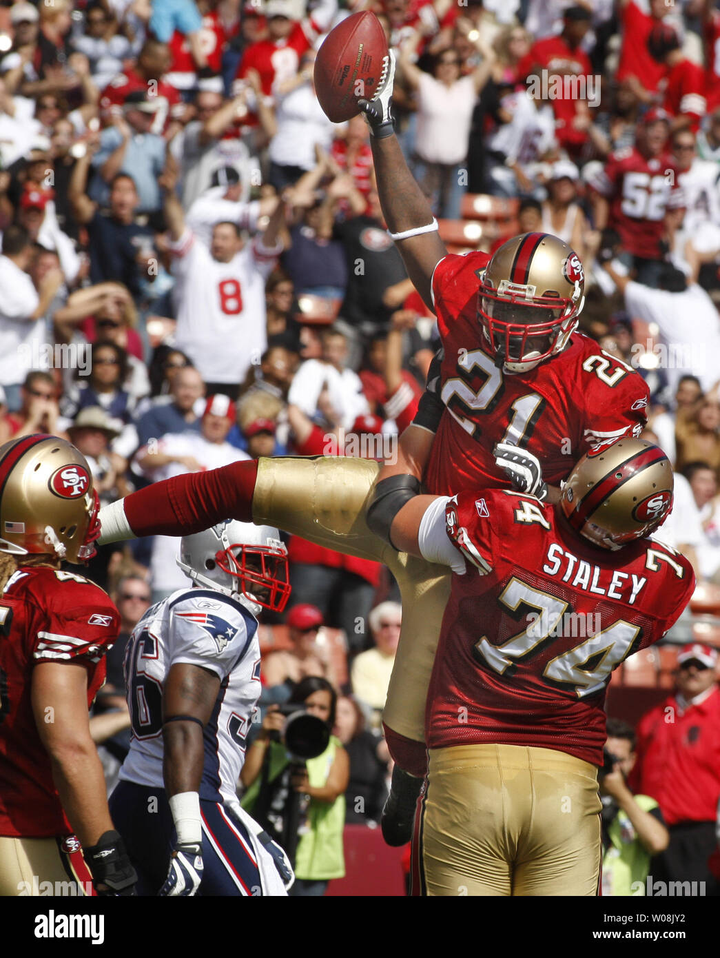 Ex-49ers Frank Gore & Joe Staley Offer To Buy Tickets For All 49ers Fans In  Hopes Of Taking Over SoFi Stadium