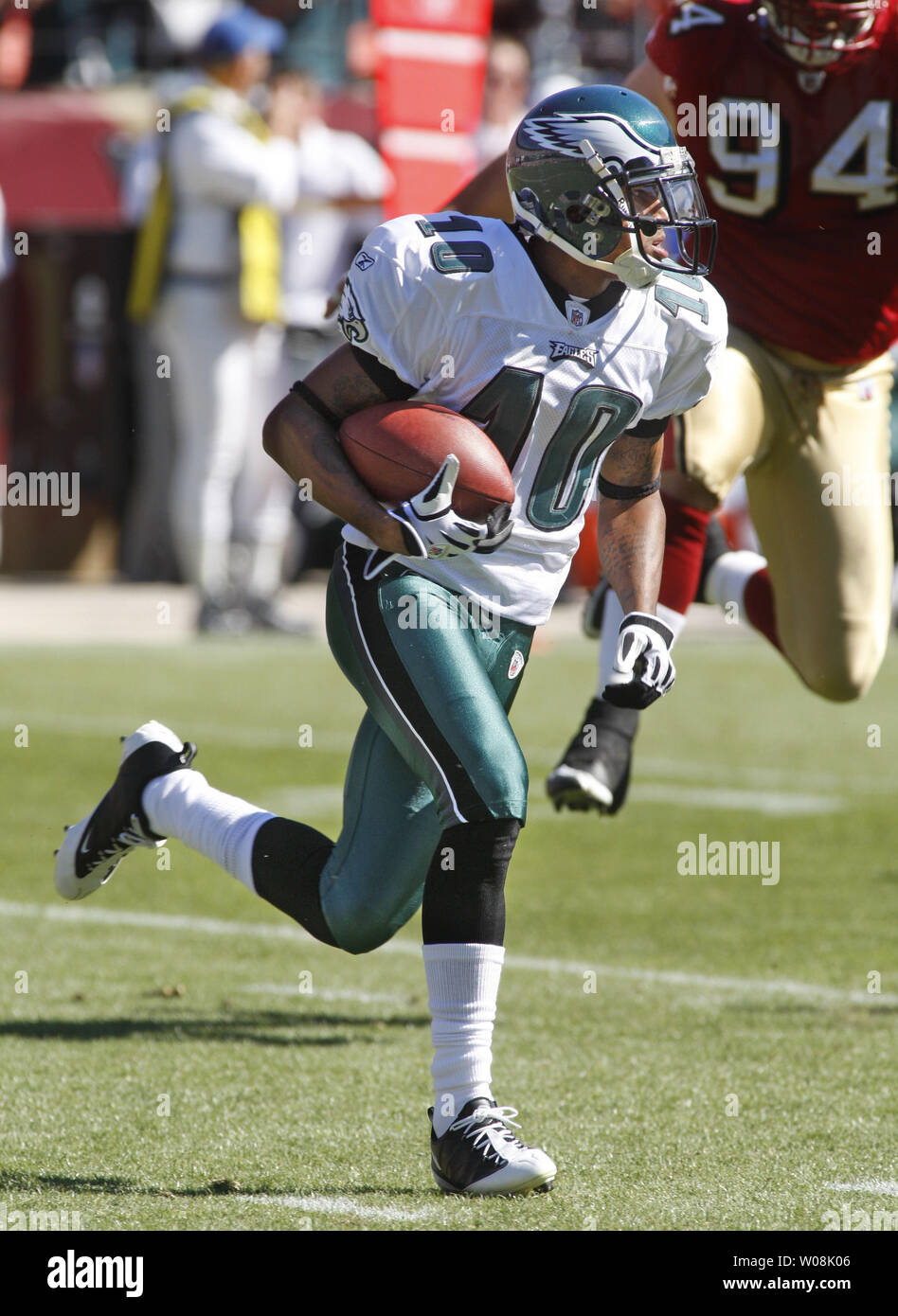 Philadelphia Eagles WR DeSean Jackson (10) runs with a Donovan McNabb pass against the San Francisco 49ers at Candlestick Park in San Francisco on October 12, 2008. The Eagles defeated the 49ers 40-26.  (UPI Photo/Terry Schmitt) Stock Photo