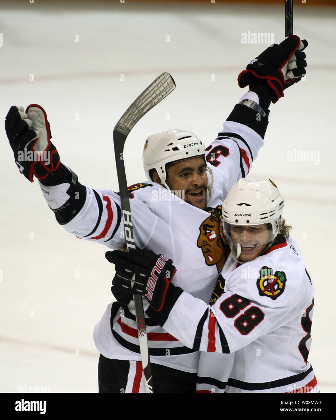 1,678 Chicago Blackhawks Dustin Byfuglien Photos & High Res