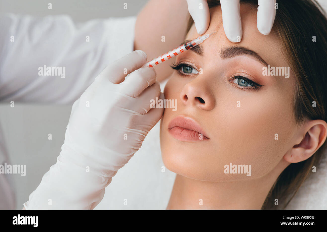 https://c8.alamy.com/comp/W08PXB/beauty-injections-into-beautiful-face-smoothing-of-mimic-wrinkles-around-the-eyes-using-biorevitalization-W08PXB.jpg