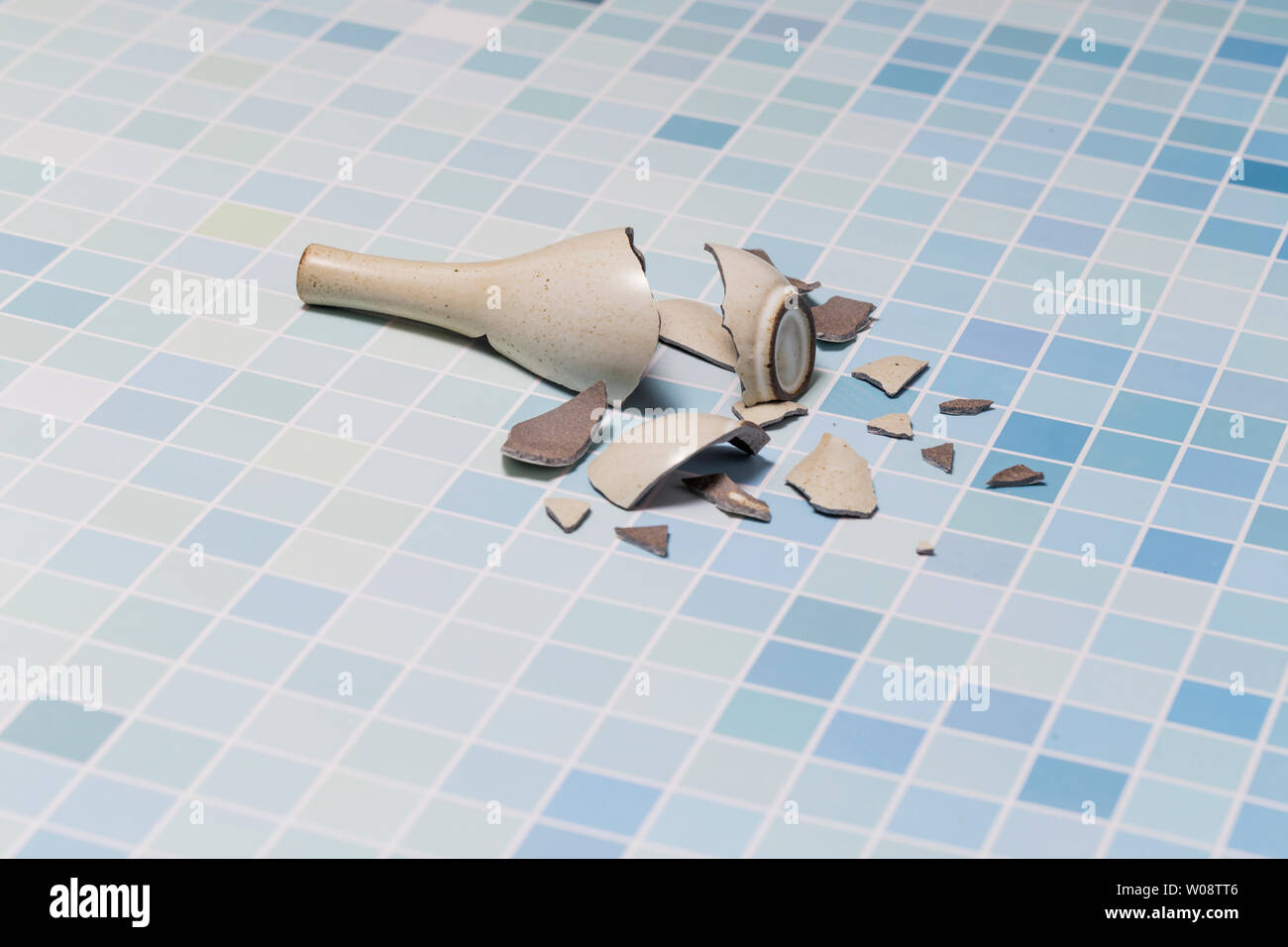 Broken vase Stock Photo Alamy