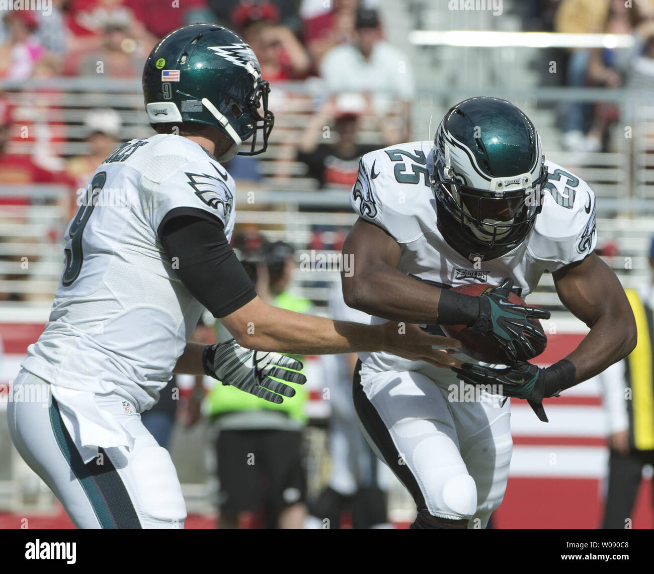 Philadelphia Eagles RB LeSean McCoy (25) takes a Nick Foles ...