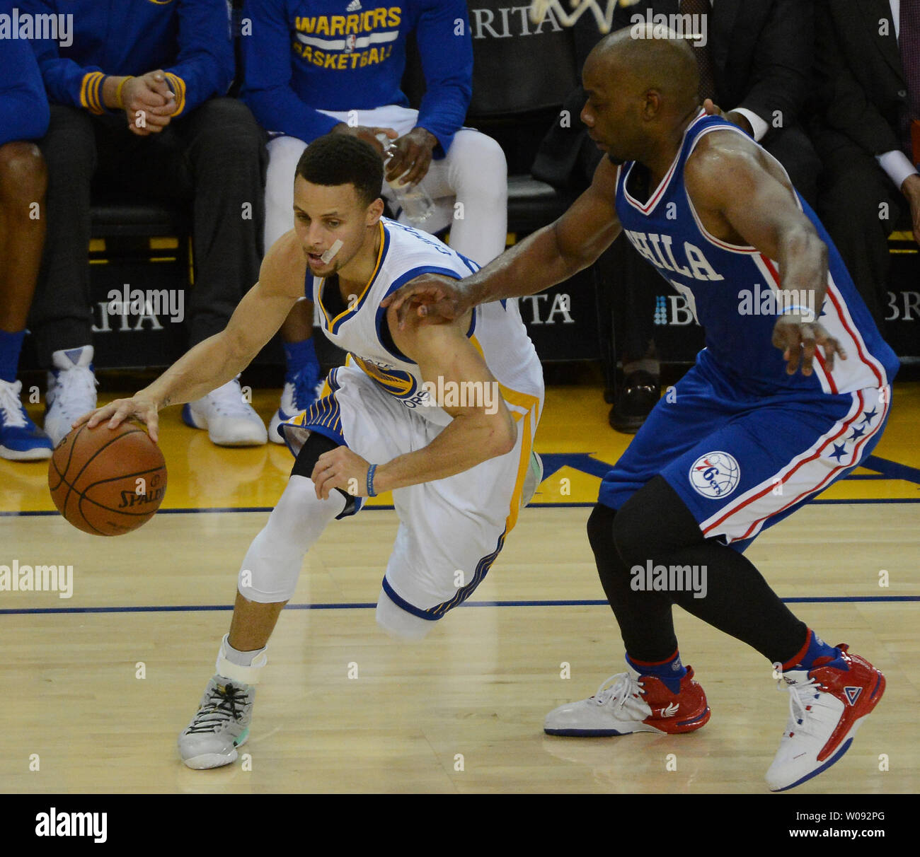 Golden state warriors court hi-res stock photography and images - Alamy