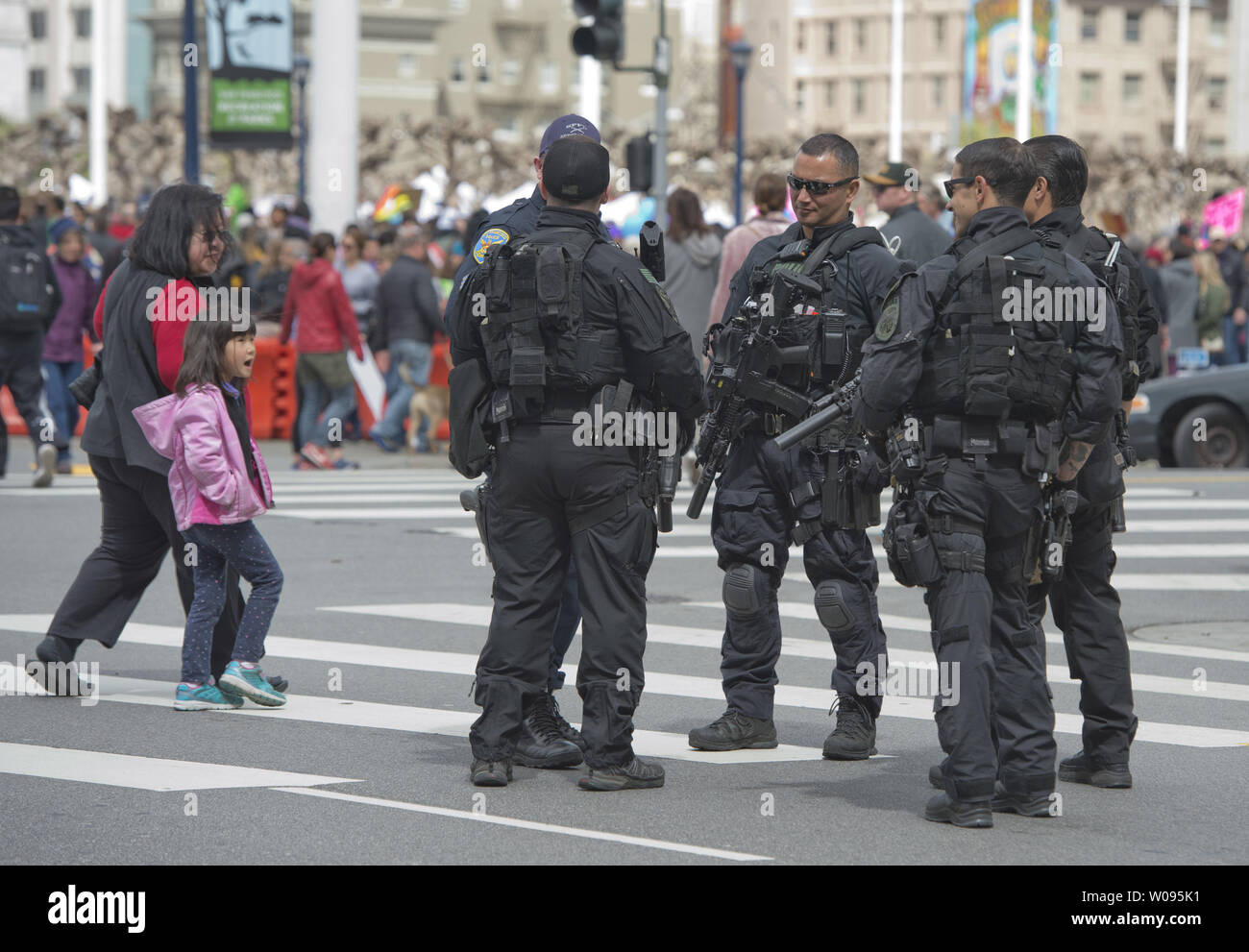 Members of the San Francisco Police Department SWAT team stand by ...