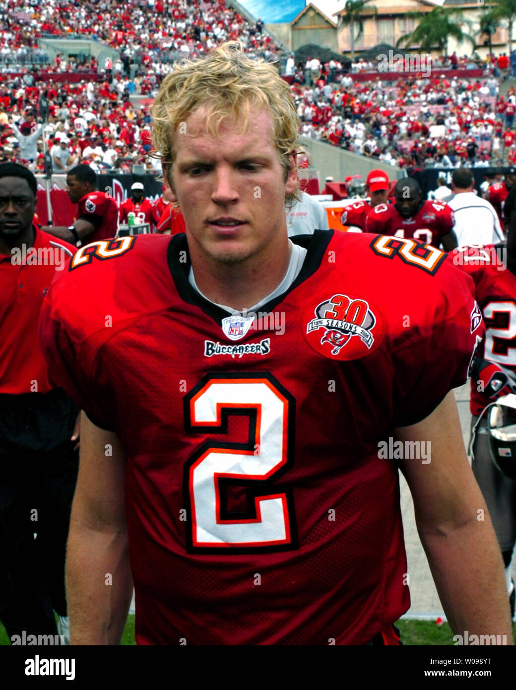 Tampa Bay Buccaneers' quarterback Chris Simms heads for the locker room at halftime during game against the New Orleans Saints at Raymond James Stadium January 1, 2006 in Tampa, Fl. The Buccaneers beat the Saints 27-13 and are NFC South Division Champions.  (UPI Photo/Cathy Kapulka) Stock Photo