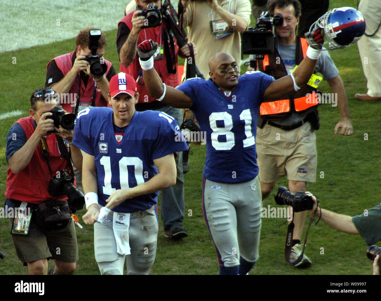 New York Giants Brandon Jacobs reacts while running out of the tunnel  before the game against the Philadelphia Eagles at Giants Stadium in East  Rutherford, New Jersey on December 7, 2008. The