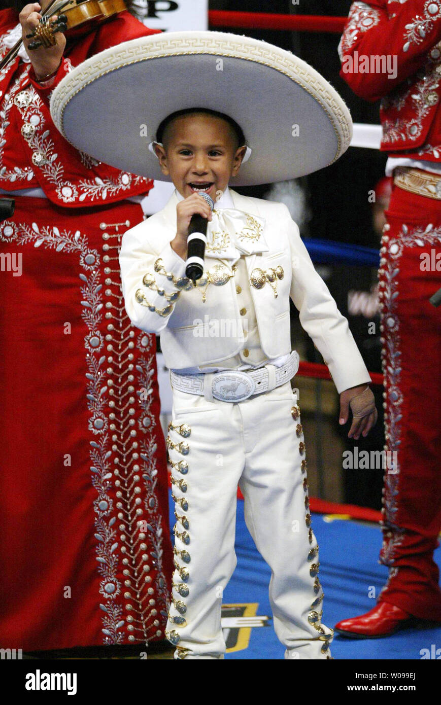 Fernando Vargas jr. sings his dad, fighter Fernando Vargas into the