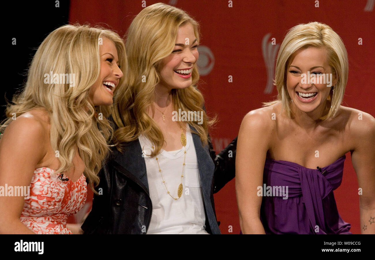 (LR) Julianne Hough, Leann Rimes, and Kellie Pickler attend the 44th(01)