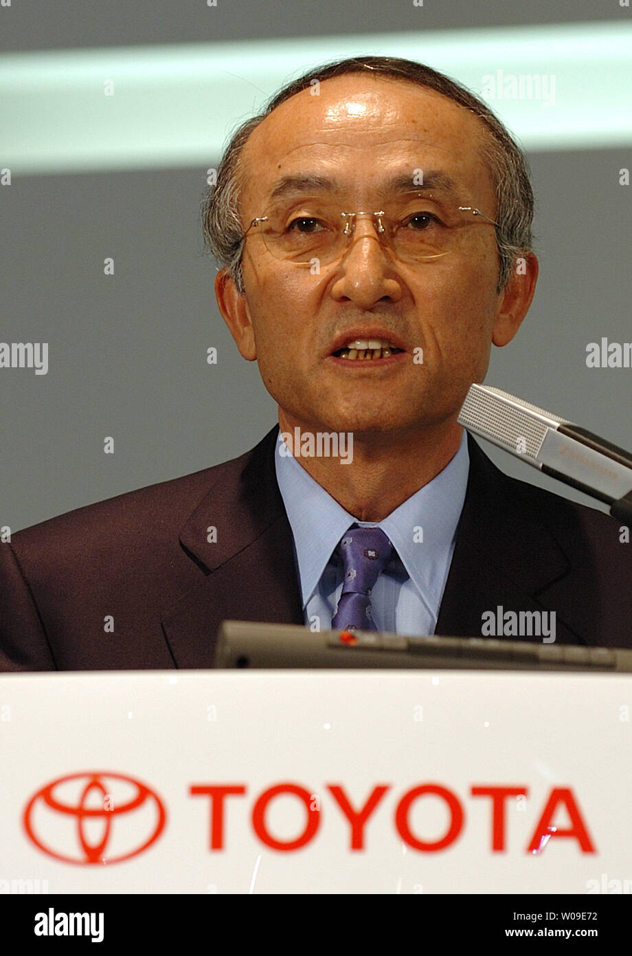Katsuaki Watanabe, president of Toyota Motor Corporation, presented the newly-designed ESTIMA minivan to the press in Tokyo, Japan, on Jan. 16, 2006. The seven-seated vehicle features the second-row seats with a long sliding range of 2.6 feet and built-in leg rests. The third-row seats can be folded into the floor. (UPI Photo/Keizo Mori) Stock Photo