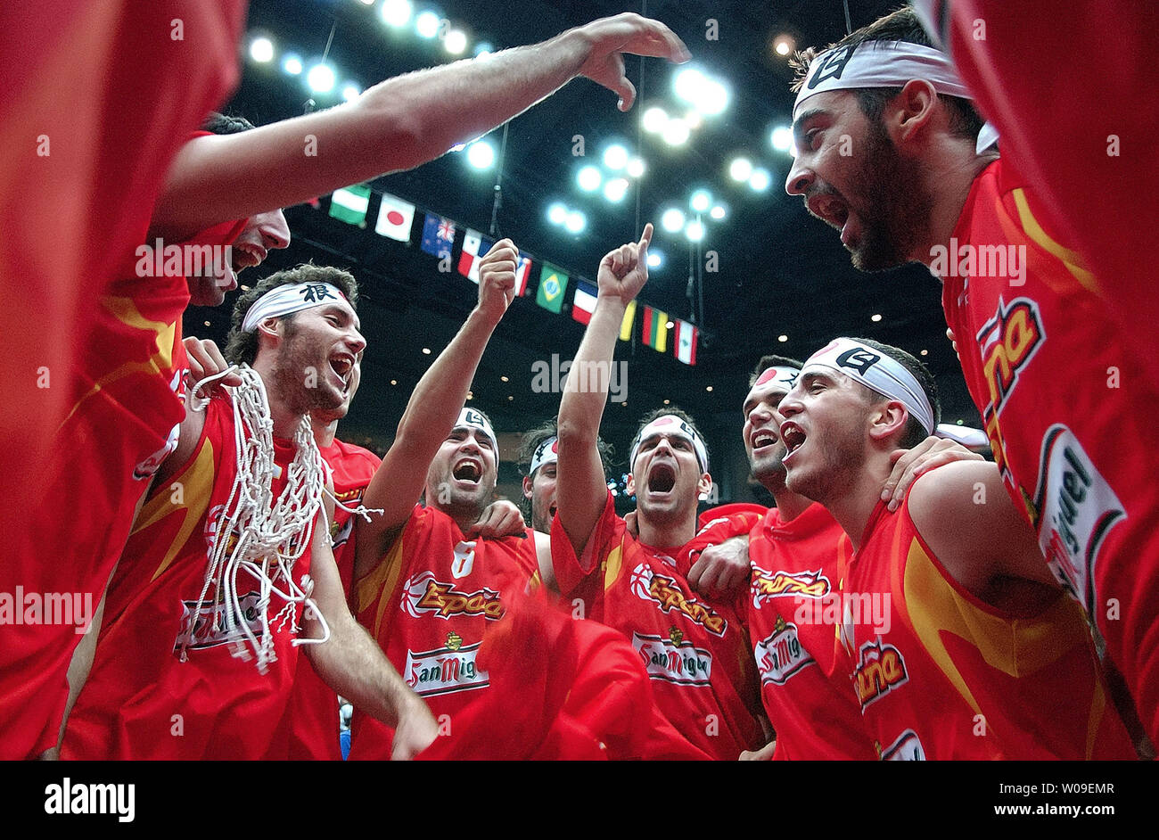 Spanish players celebrate their gold medal victory in the finals defeating Greece 70-47 at the FIBA World Basketball Championship, in Saitama, Japan on September 3, 2006.  (UPI Photo/Keizo Mori) Stock Photo