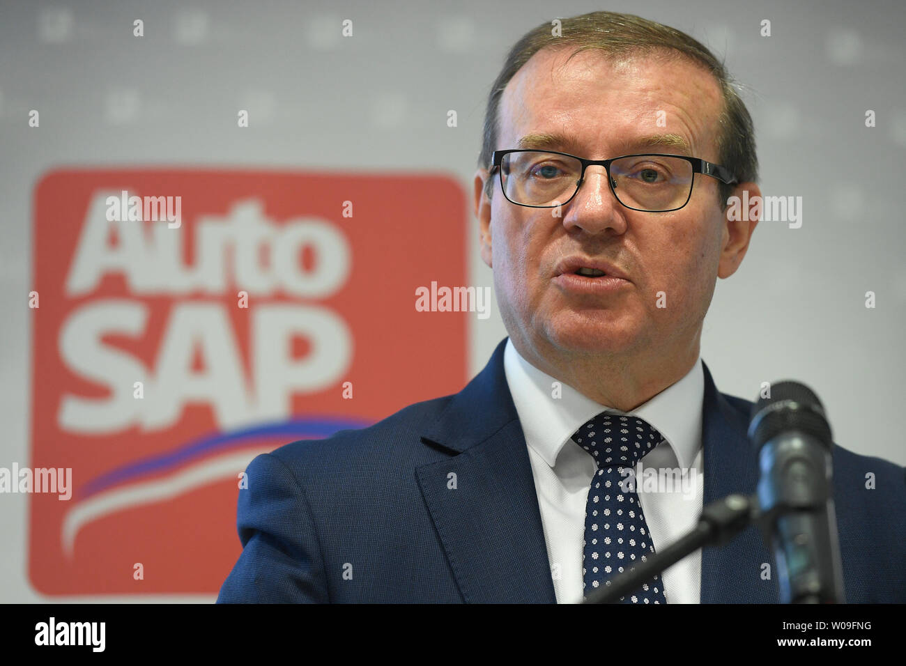 Parts Suppliers High Resolution Stock Photography and Images Alamy