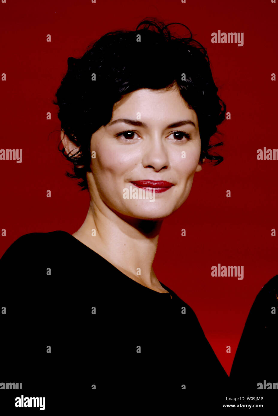 Coco chanel portrait hi-res stock photography and images - Page 2 - Alamy