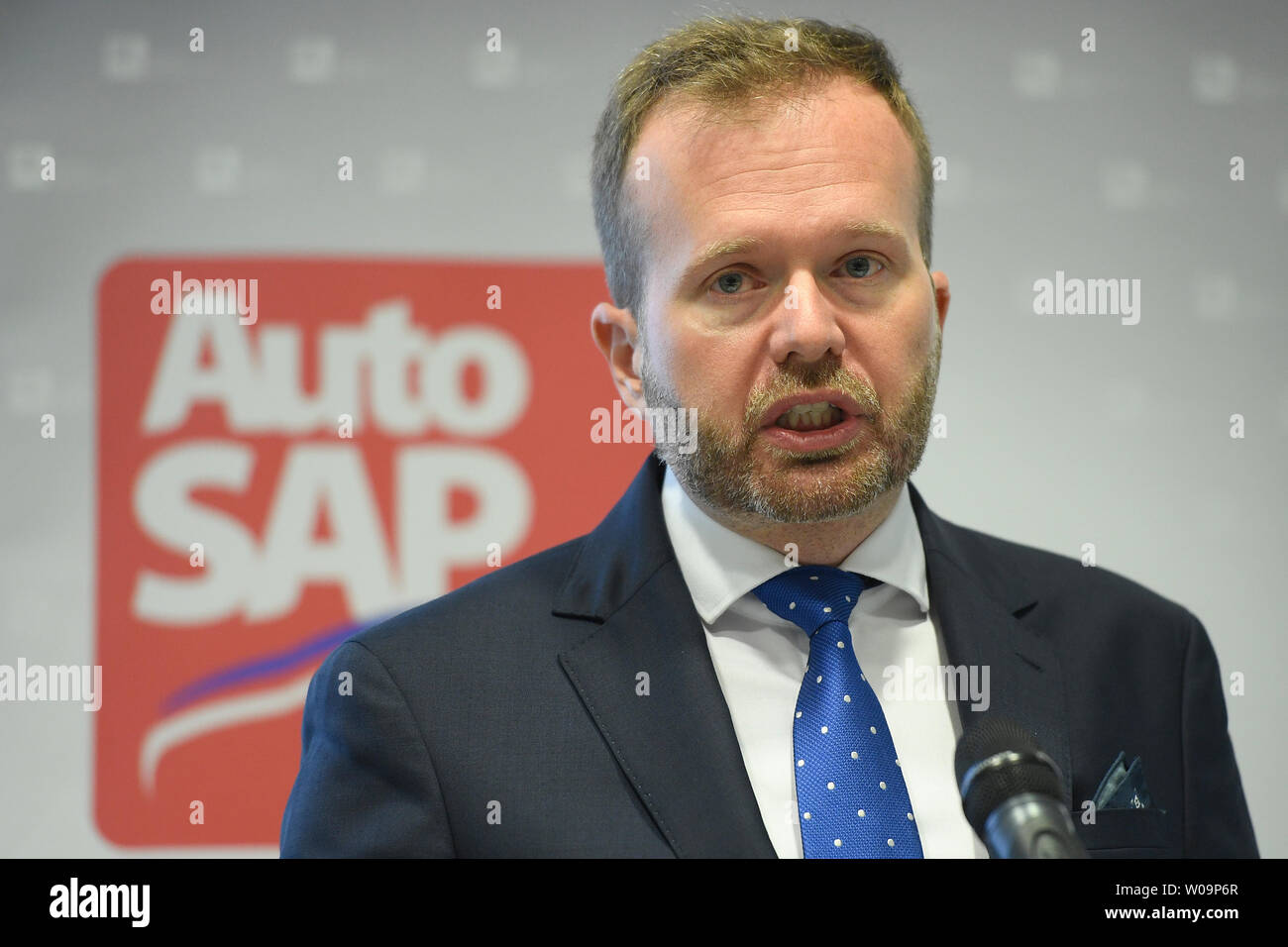 Parts Suppliers High Resolution Stock Photography and Images Alamy