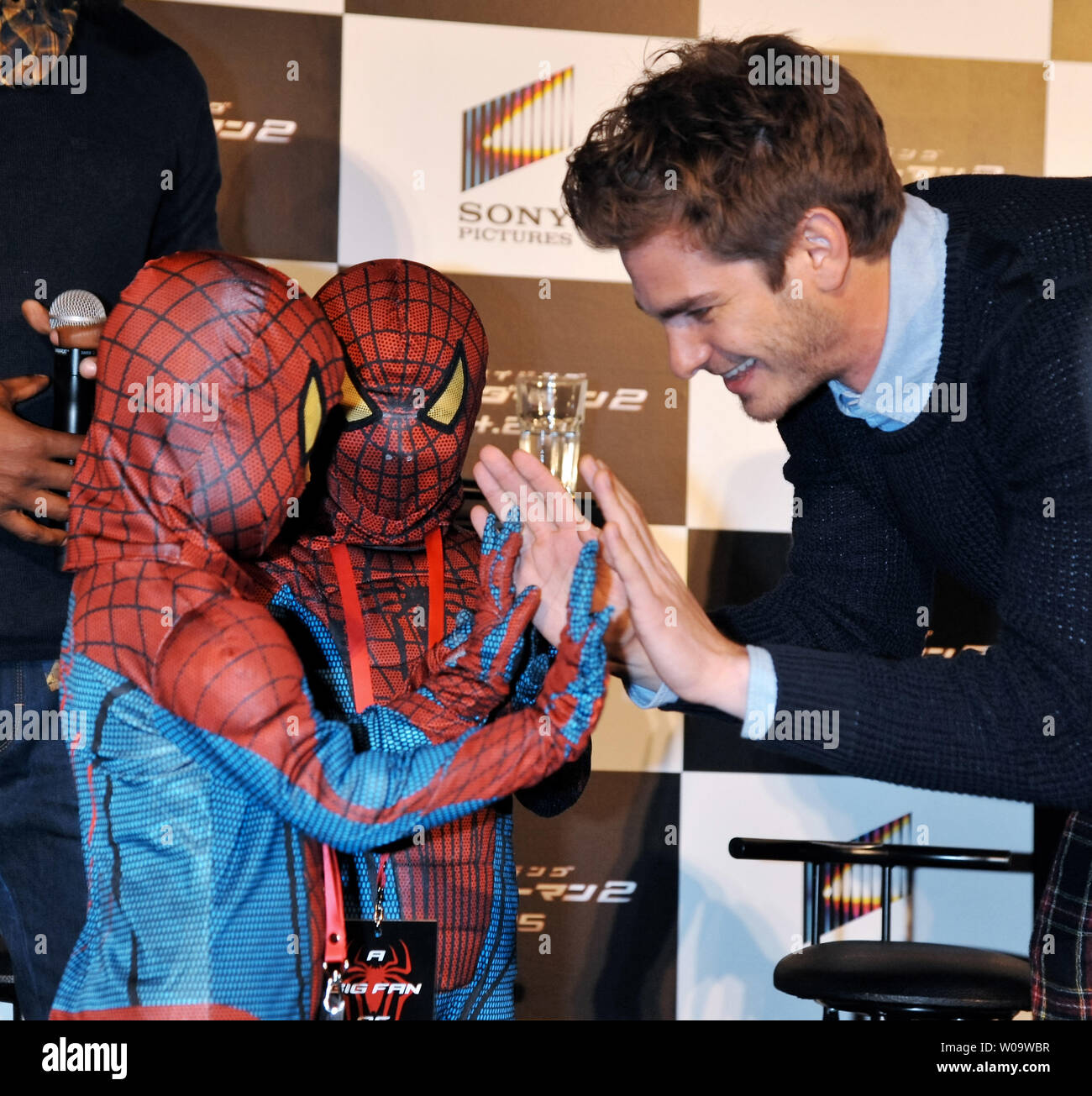Actor Andrew Garfield attends the 2014 GQ Gentlemen's Ball at IAC HQ on  Wednesday, Oct. 22, 2014 in New York. (Photo by Evan Agostini/Invision/AP  Stock Photo - Alamy, image size:1300x1305