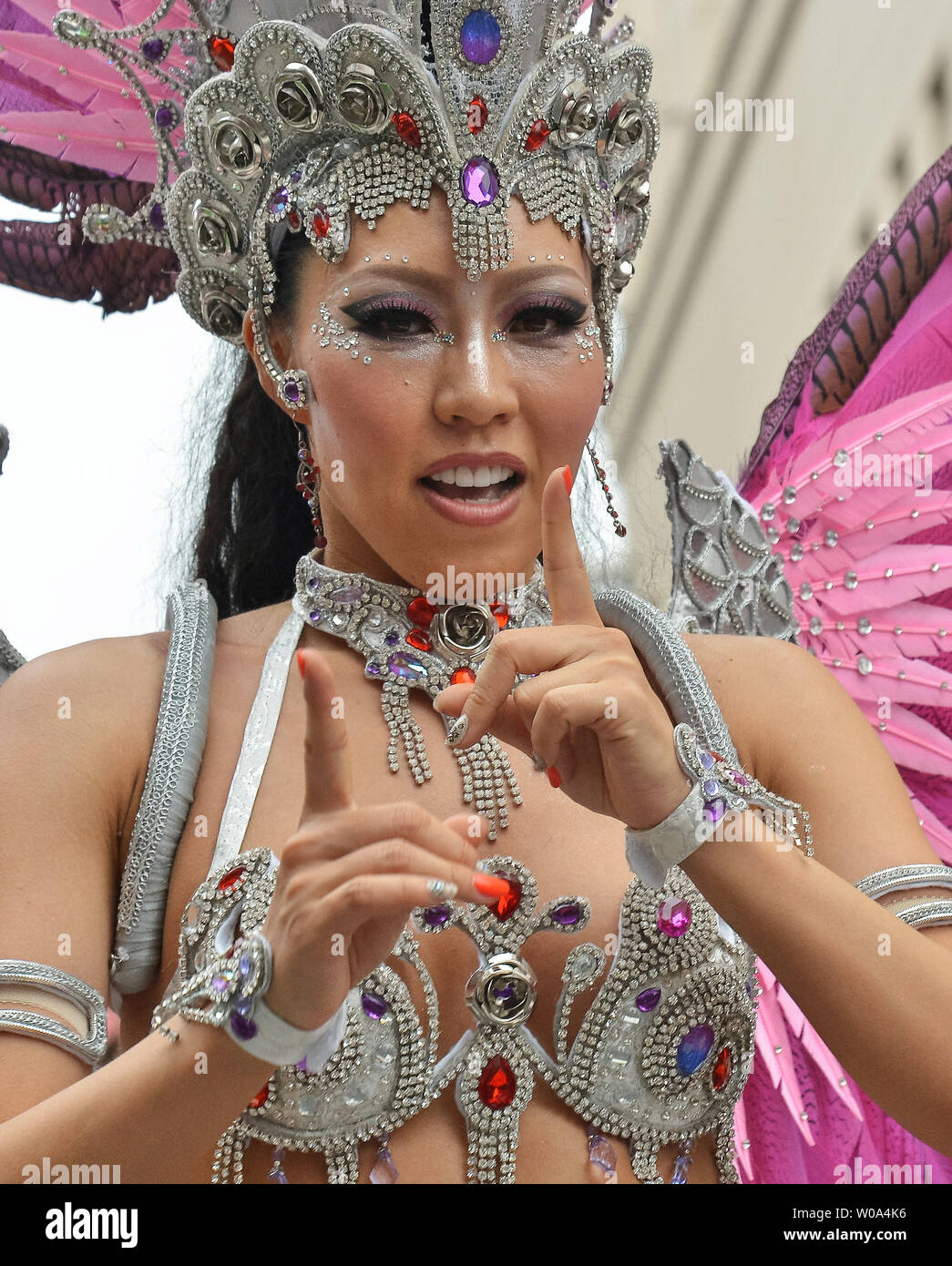 Samba Dancer Perform During The 36th Asakusa Samba Carnival In Tokyo Japan On August 26 17 Photo By Keizo Mori Upi Stock Photo Alamy Samba Dancer Perform During The 36th Asakusa Samba Carnival In Tokyo Japan On August 26 17 Photo By Keizo Mori Upi Stock Photo Alamy