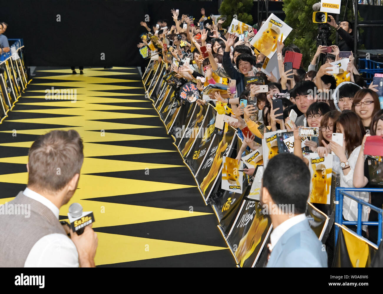 detective pikachu midnight premiere