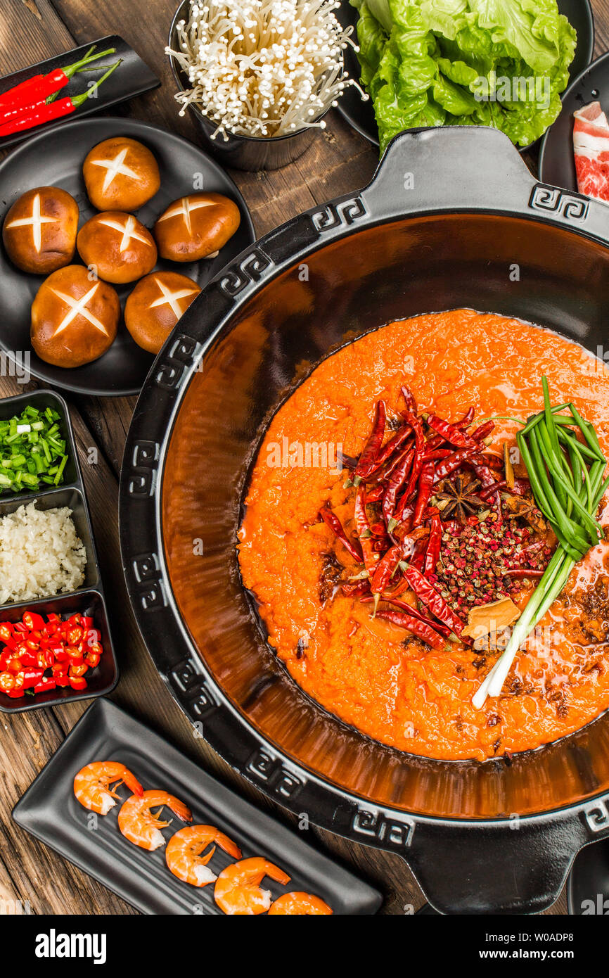 Yakiya hot pot hires stock photography and images Alamy