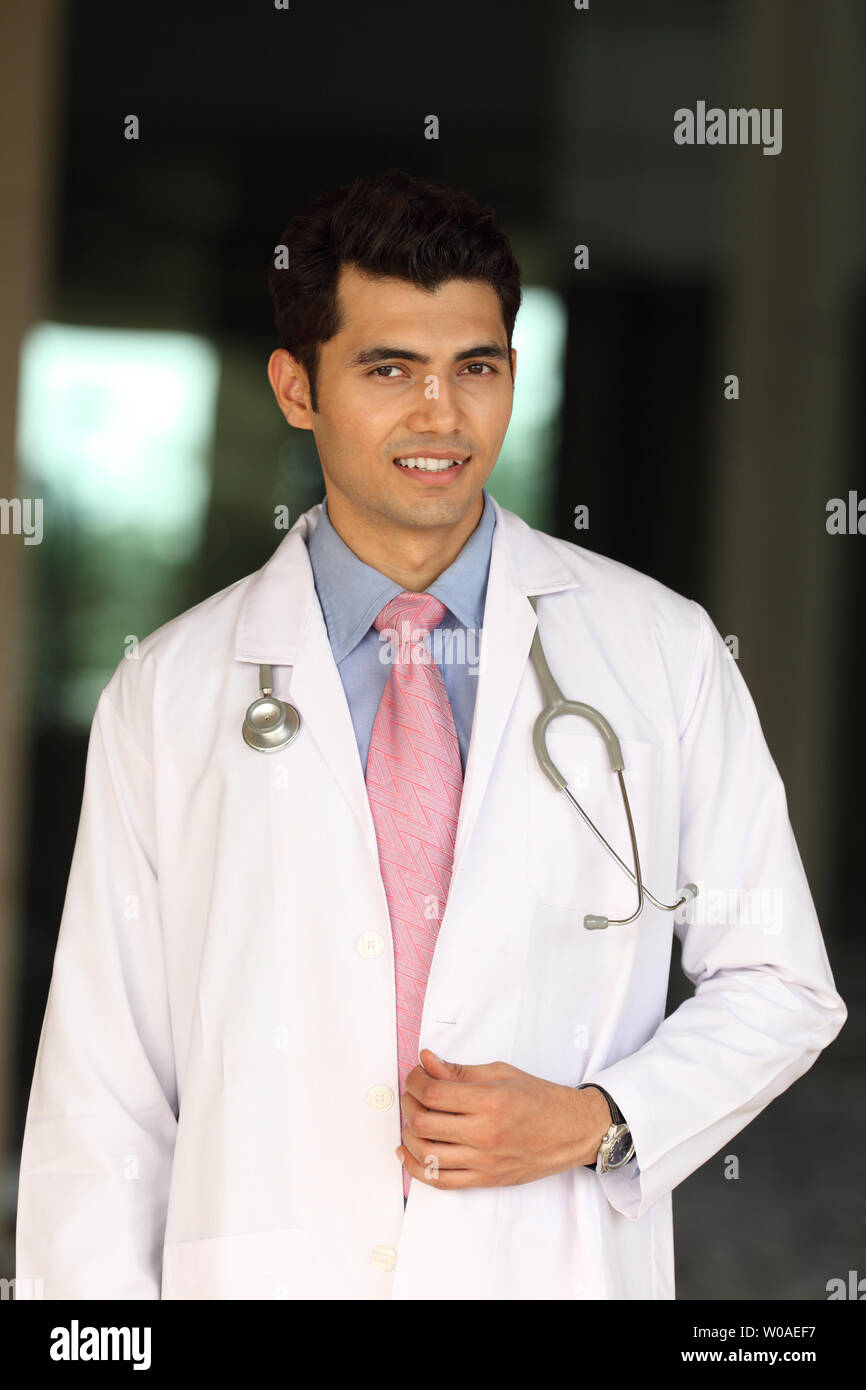 Male happy indian doctor hi-res stock photography and images - Alamy