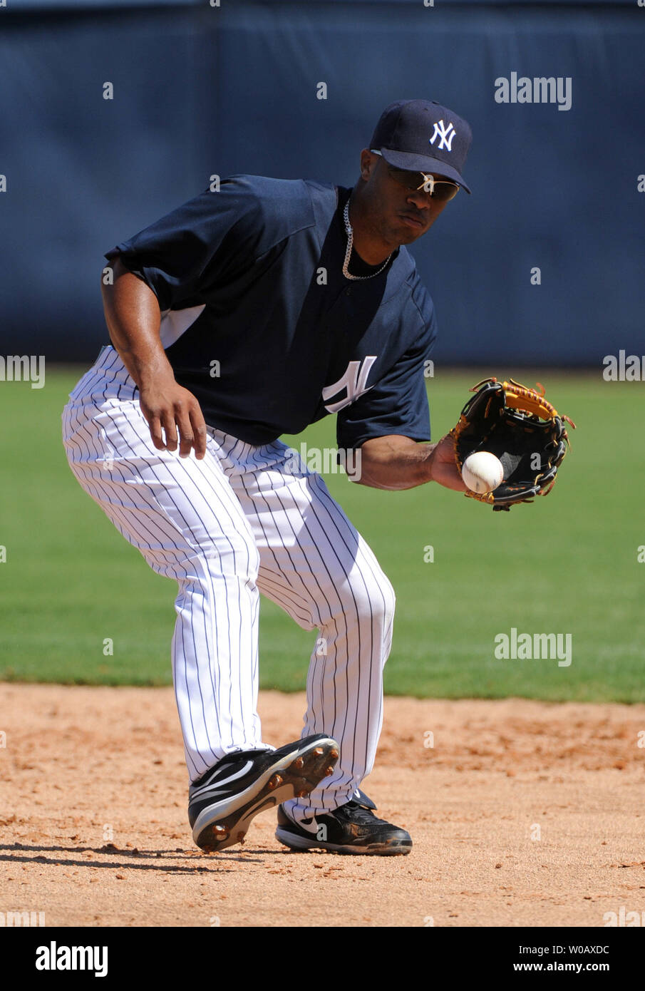 August 21, 2013: New York Yankees second baseman Robinson Cano (24) during  a MLB game played between the Toronto Blue Jays and New York Yankees at Yan  Stock Photo - Alamy