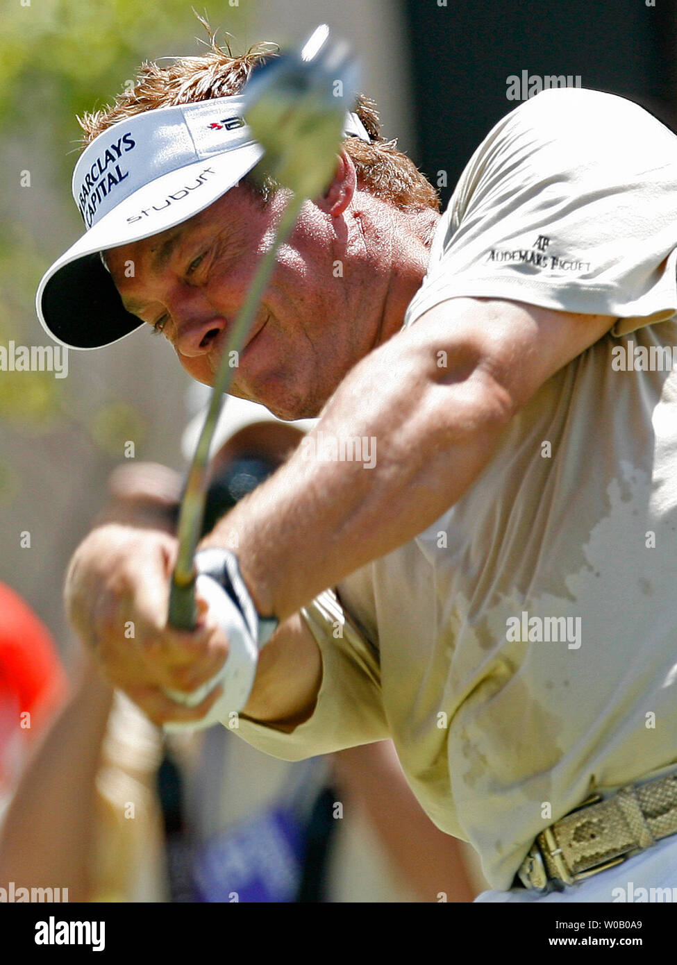 Northern Ireland's Darren Clarke tees off from the first hole in the second  round of the 89th PGA Championship at Southern Hills Country Club in Tulsa, Oklahoma on August 10, 2007.   (UPI Photo/Gary C. Caskey) Stock Photo