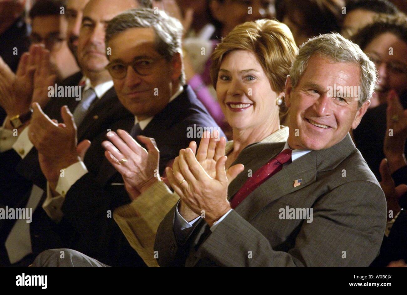 President George W. Bush participates in a Hispanic Heritage Month concert and reception in the East Room at the White House in Washington DC, Wednesday,  September 15, 2004. ( Mary F. Calvert / The Washington Times ) Stock Photo
