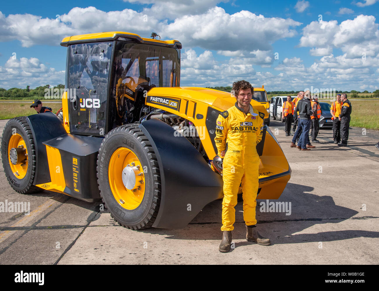 JCB Sets Record for World's Fastest Tractor After Going 150 Mph